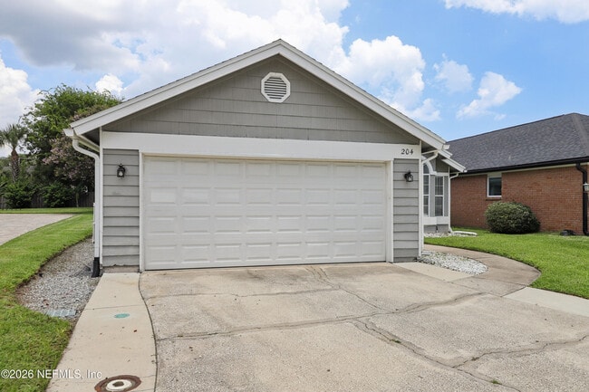 Photo - 204 Crosstern Ct