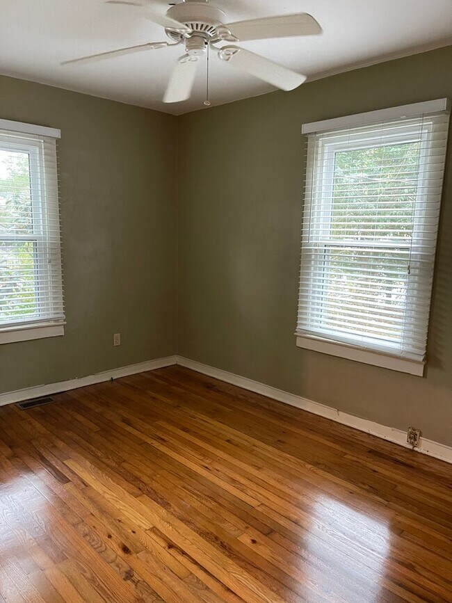 Photo - Charming 2 bed 1 bath home