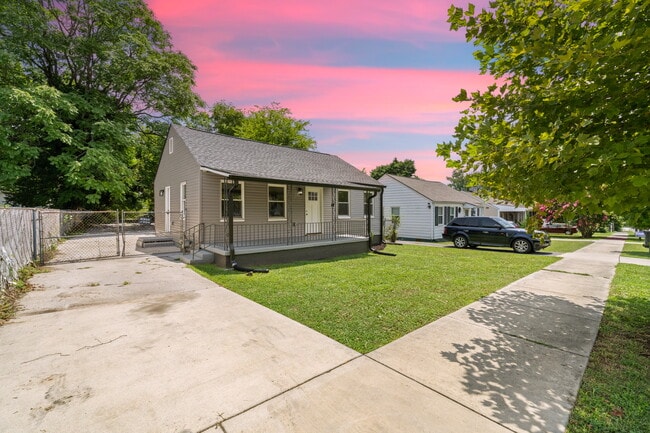 Building Photo - 2624 Woodbine Ave Rental