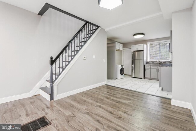 Building Photo - 450 Furrow St Rental