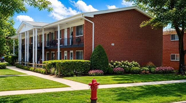 Building Photo - 323 N Princeton Ave Unit 8