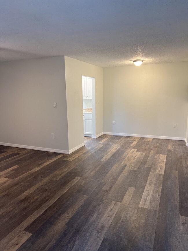 Photo - 3232 On Fruitville