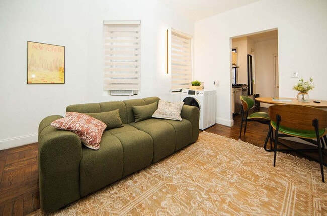 Photo - 715 E 5th St Unit SI ID1497730P