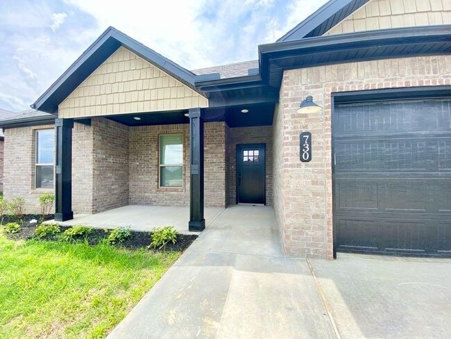 Photo - 730 Marianne St