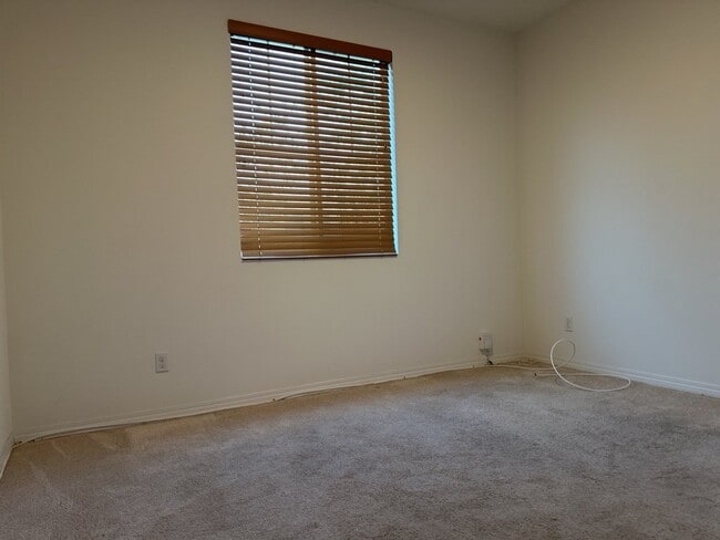 Photo - Spacious 4-Bedroom in Riverside with 3 Full Baths - 2700 Sq Ft of Space