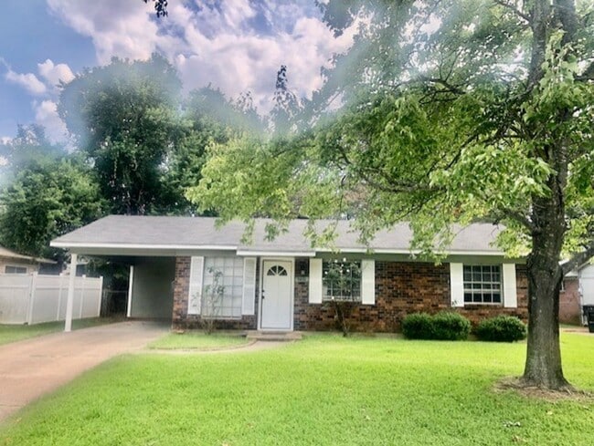 Building Photo - $500 OFF MOVE IN SPECIAL-SOUTH BOSSIER IN ...
