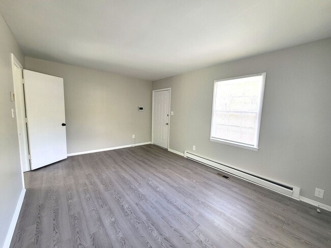 Photo - 3 Bedroom Brick Ranch in East Charlotte For Rent!