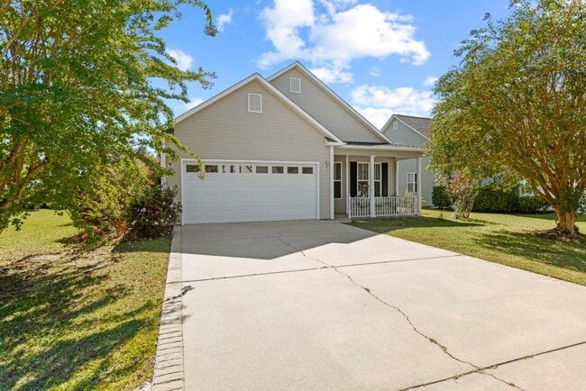 Photo - Hampstead Cutie! Backs up to Golf Course!