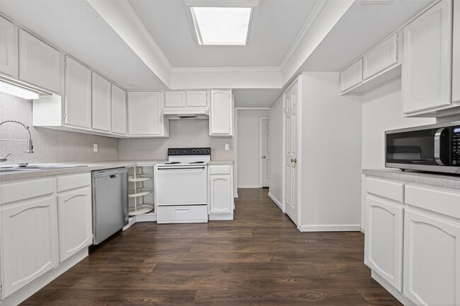 Photo - 1106 E Red Cedar Cir