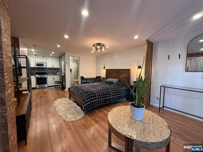 Photo - 42 Willow Wood Ct