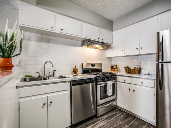 Photo - Village Oaks Apartments