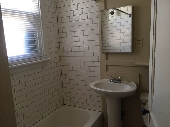 Photo - 1304 Court Ave Unit #1