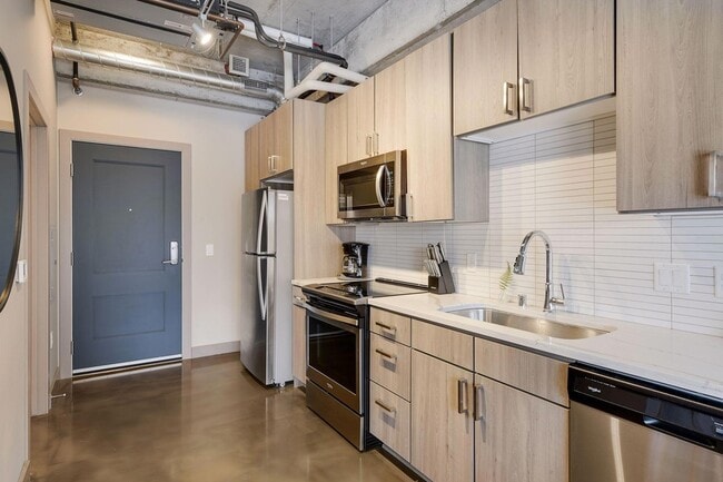 Photo - 728 N 3rd St