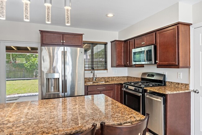 Photo - 272 Holly Dr