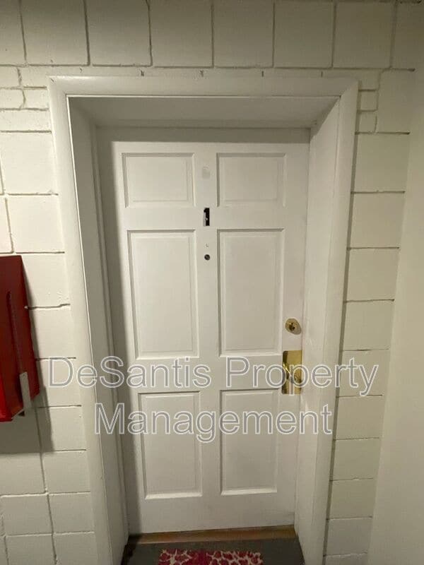 Photo - 946 Carle St Unit #1