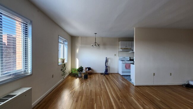 Photo - Utilities Included! Parking! Near Pentagon City Metro! Unidad 701