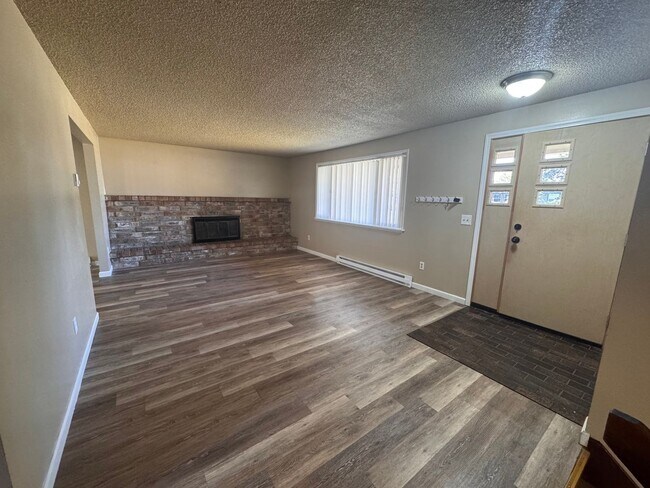 Photo - HANGMAN VALLEY 4 BEDROOM HOME