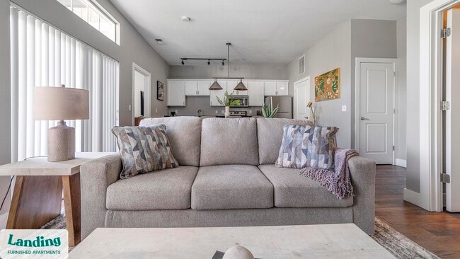 Photo - 41 E 9th Ave Unidad 2-208.1412111