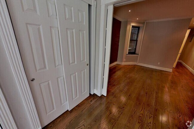 Building Photo - 219 E 23rd St Unit 6 Rental