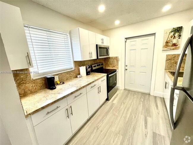 Building Photo - 8120 NW 5th Ct Rental