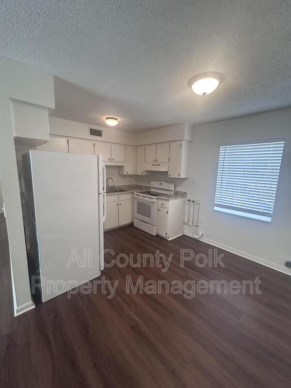 Photo - 915 Ariana St Unit Apt 4