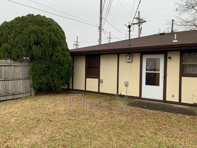 Photo - 423 W Elk St