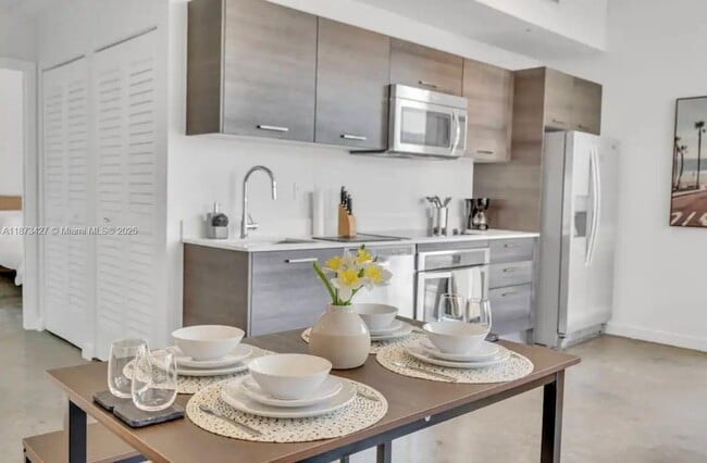 Photo - 151 SE 1st St Unidad 1111