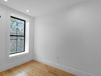 Photo - "Charming 2-Bed Oasis in Brooklyn's Heart – Your Perfect Urban Retreat!"