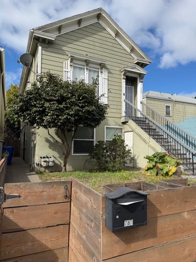 Building Photo - 781-783 17th Unit 781 (Lower)