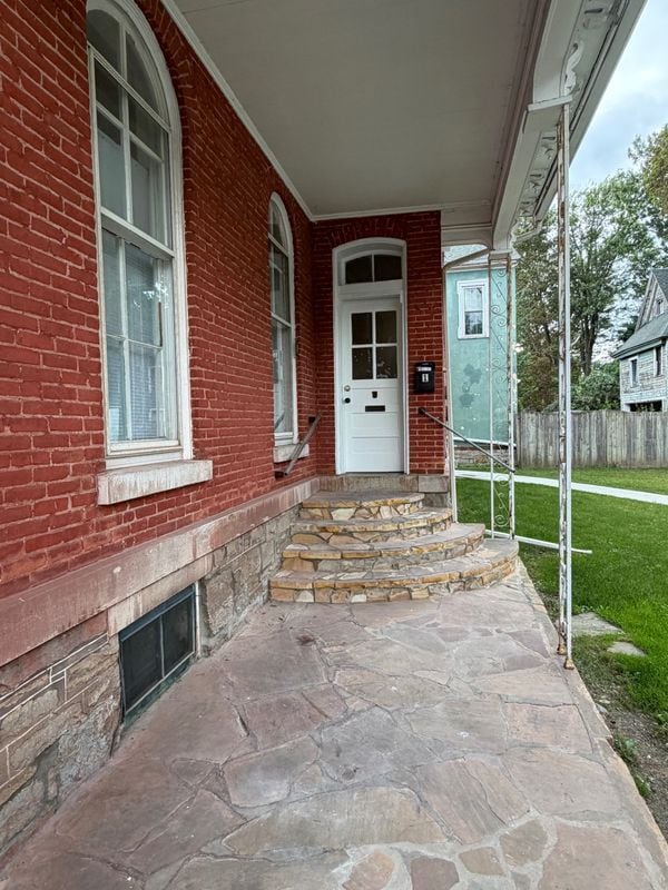 210 Locust St Unidad 1