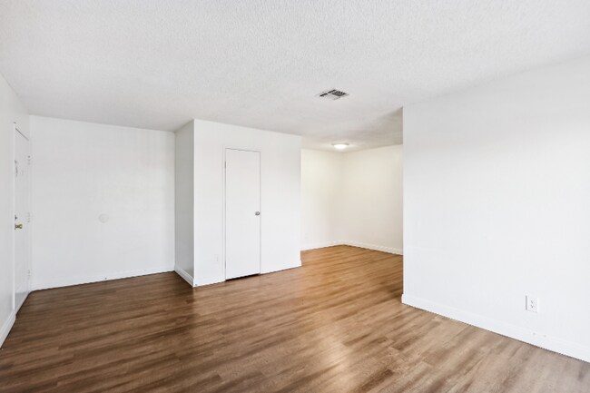 Photo - 1750 Karen Ave Unidad 1