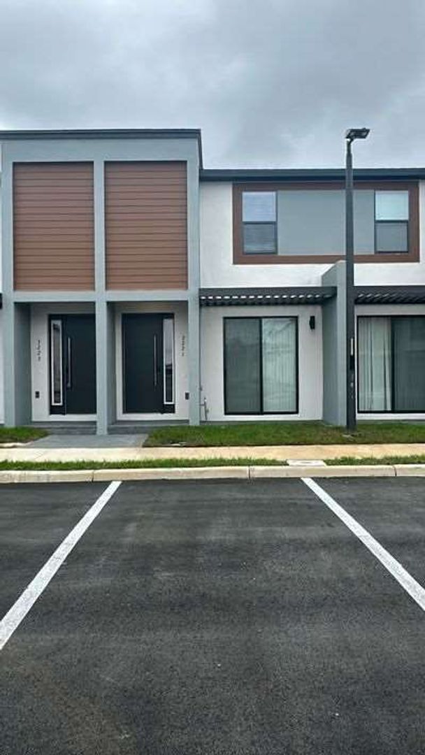 BRAND NEW 3 bedroom, 3 full bath, Townhome... - BRAND NEW 3 bedroom, 3 full bath, Townhome...