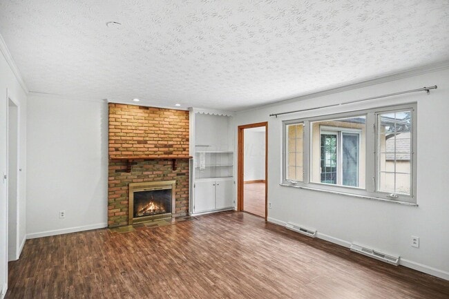 Photo - 898 Havendale Dr