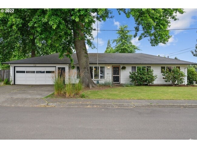 Building Photo - 301 NW 18th Pl Rental