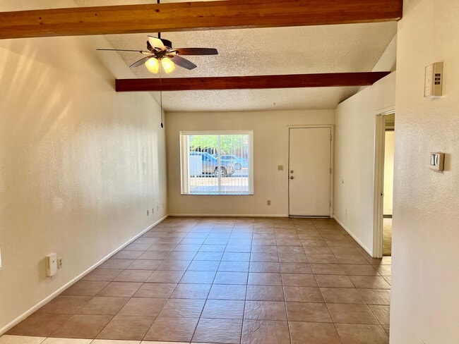 Photo - 953 W Emelita Cir