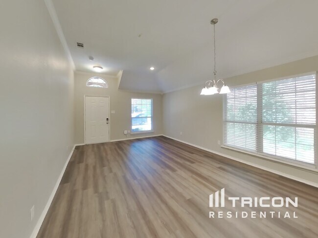 Photo - 834 San Jacinto Dr