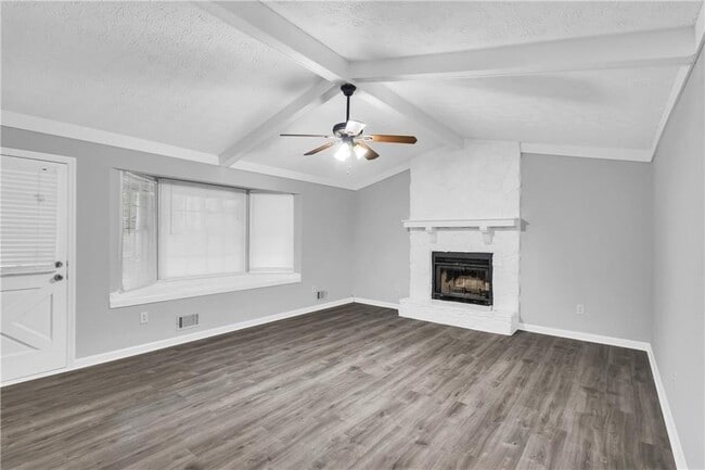 Photo - 4899 Raven Way NE
