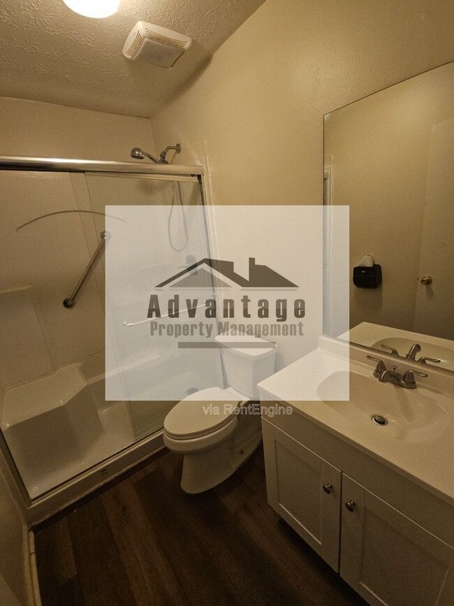Photo - 1085 Eastview Pkwy NE