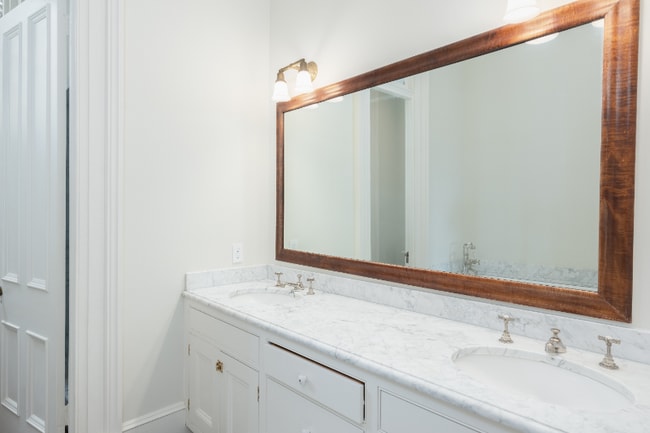 Photo - 1 E Battery Unit A