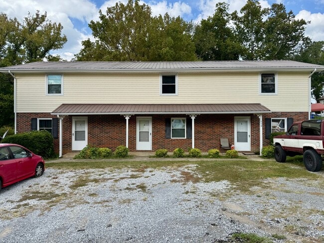 Building Photo - 110 Dove Ln Unit #2