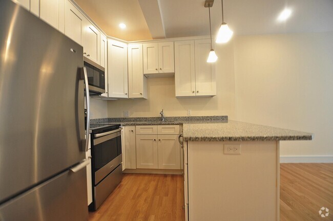 Building Photo - 875 Beacon St Unit 6 Rental