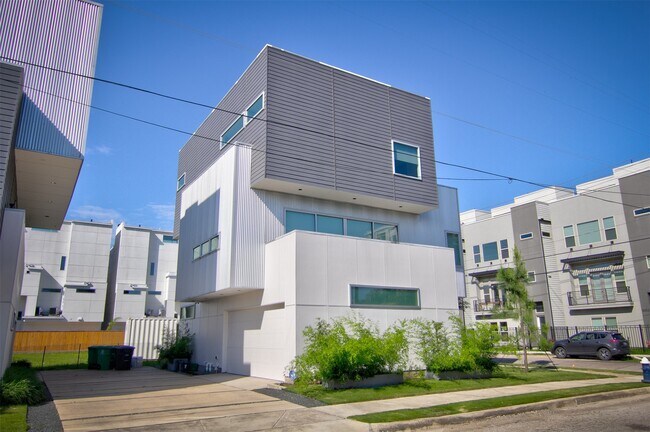 Photo - 5301 Chenevert St