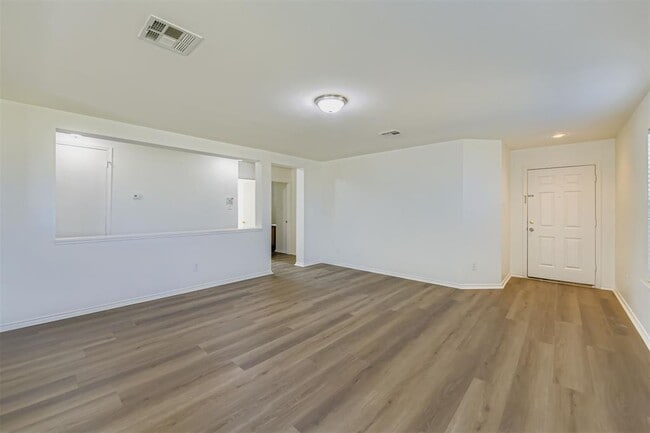 Photo - 101 Bandara Woods Blvd