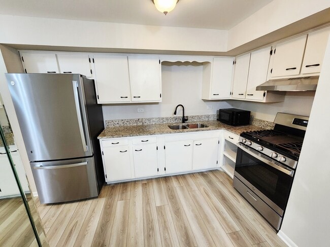 Photo - 424 Elgin Ave Unit 1