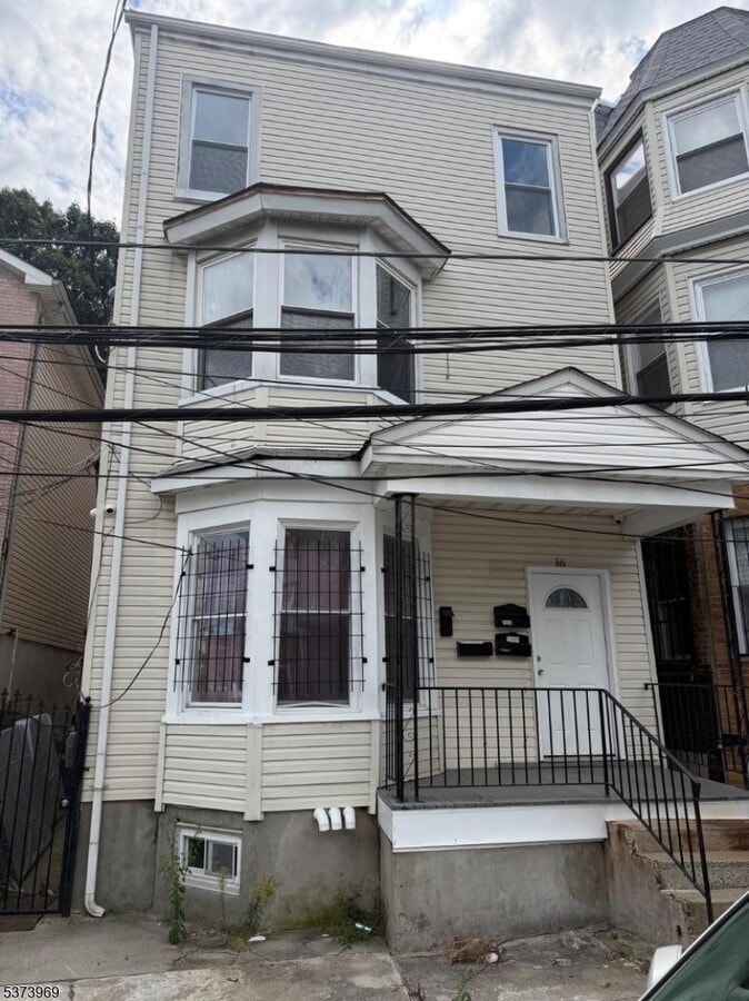 Photo - 16 Taylor St