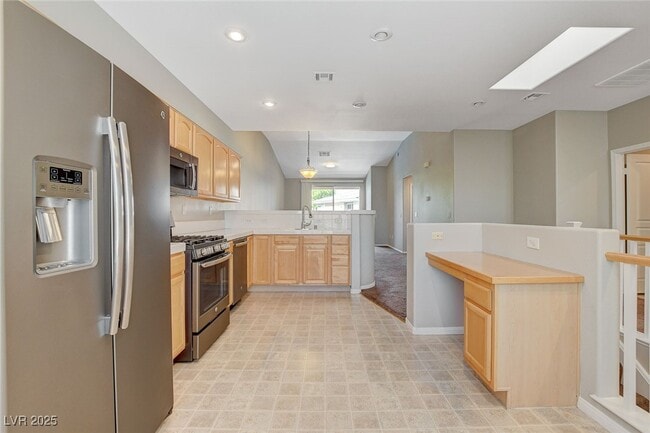 Building Photo - 669 Peachy Canyon Cir Unit 203