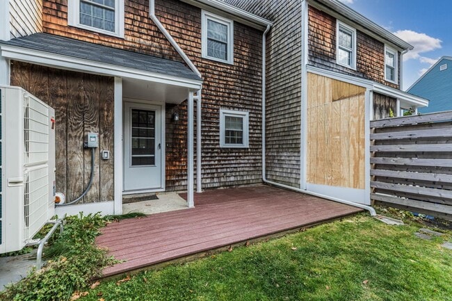 Photo - 1275 Maplewood Ave Unit 7