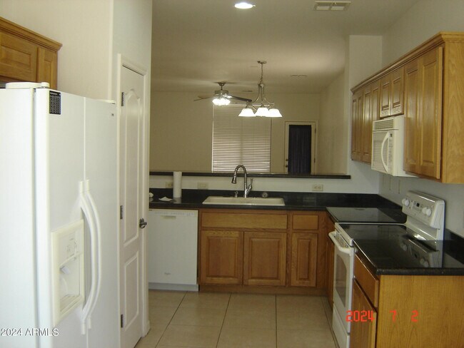 Photo - 27180 Bennett Way