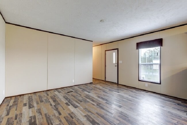 Photo - 31 Luart Dr