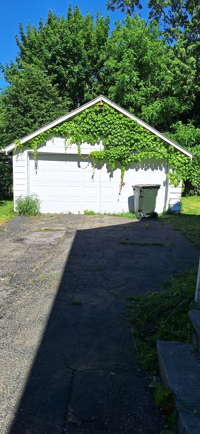 Photo - 1734 Ogden Ave NW